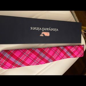 Great tie. Brand new. Never worn. Very pretty